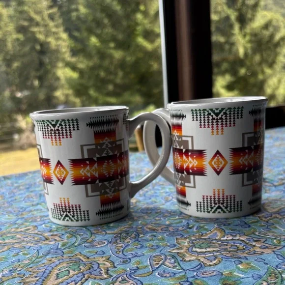Pendleton 12oz Aztec mug-set of 2. No chips, only used 2x. - Picture 2 of 5